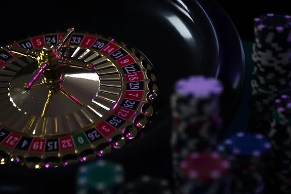 Close-up dice with betting chips on mahajitu login