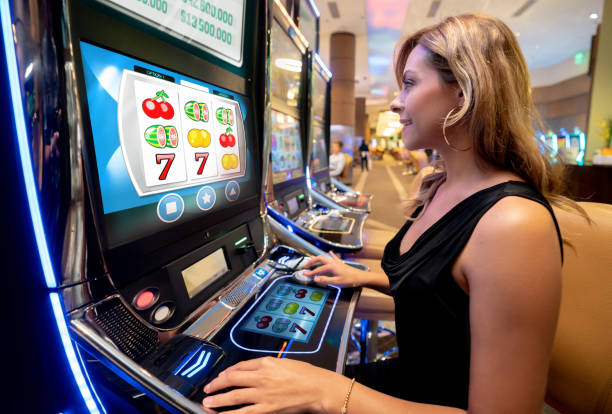 Live Baccarat table with dealer on mahajitu login